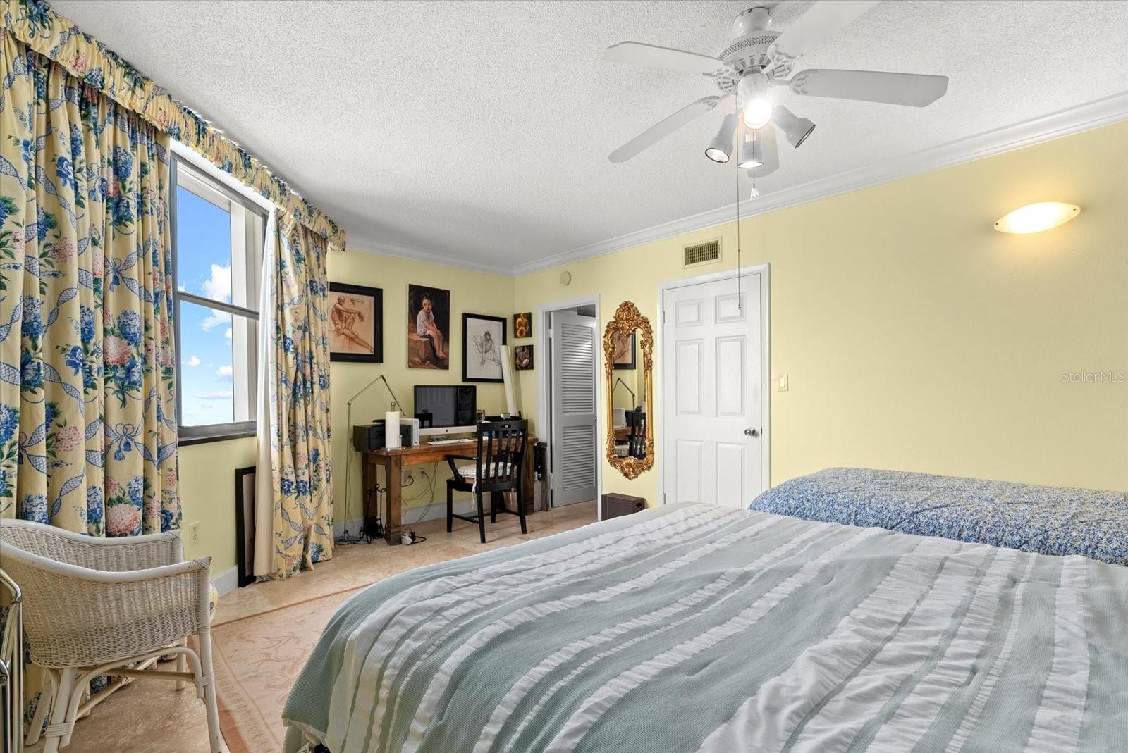 PRIVATEER SOUTH - Residential Lease