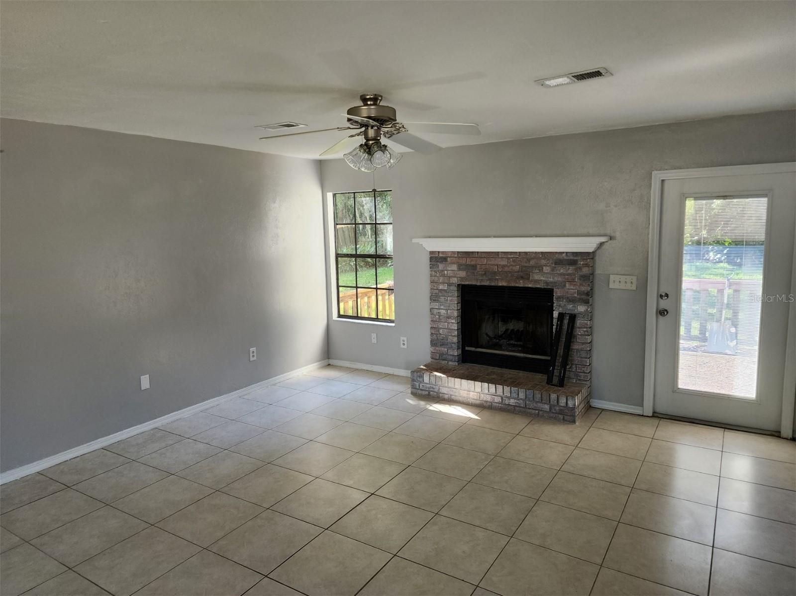 COUNTRYSIDE FOREST UNIT IV - Residential Lease