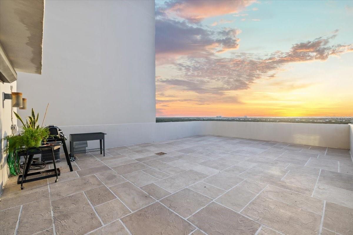 PINNACLE APTS A CONDO - Residential