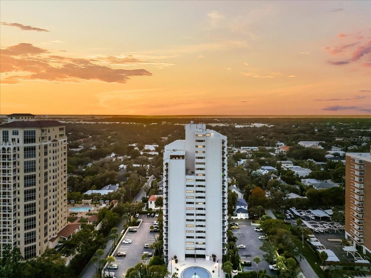 PINNACLE APTS A CONDO - Residential