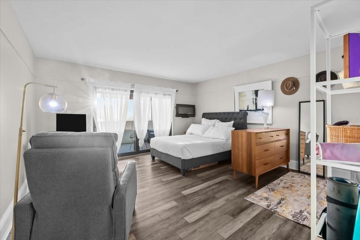 PINNACLE APTS A CONDO - Residential