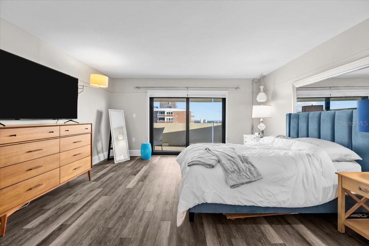 PINNACLE APTS A CONDO - Residential