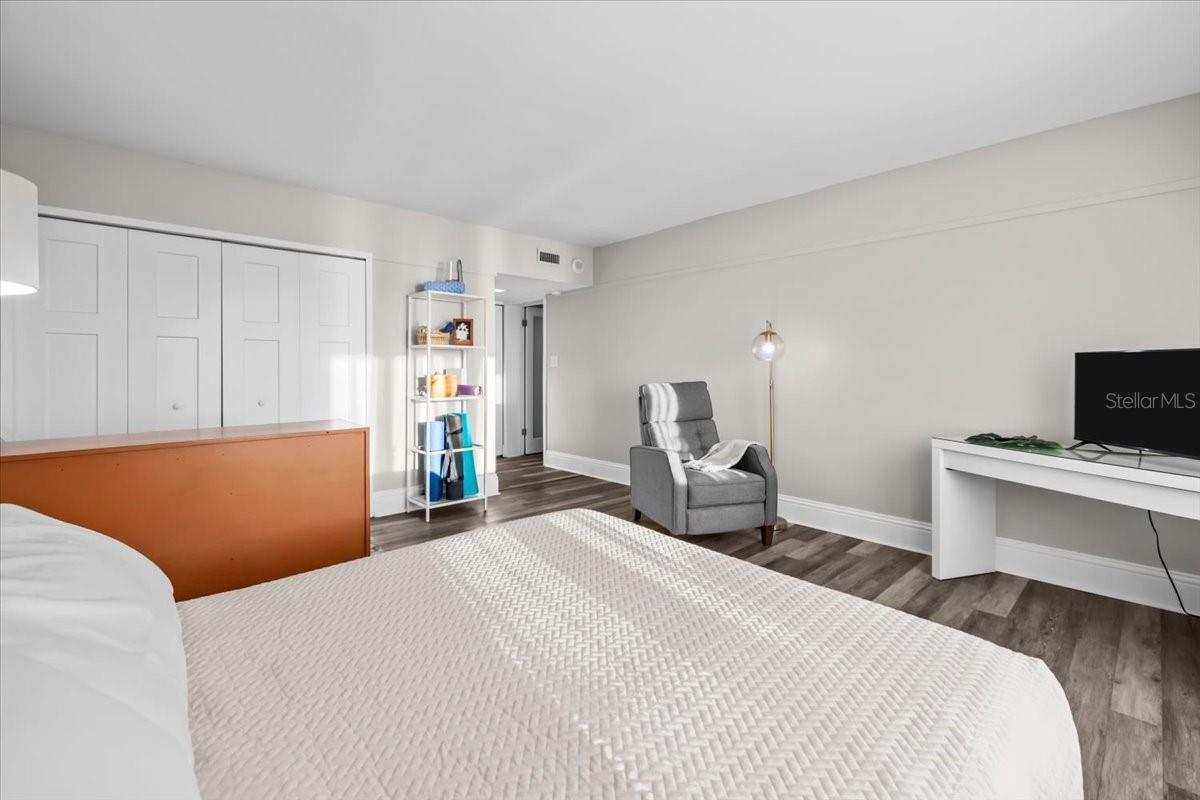 PINNACLE APTS A CONDO - Residential