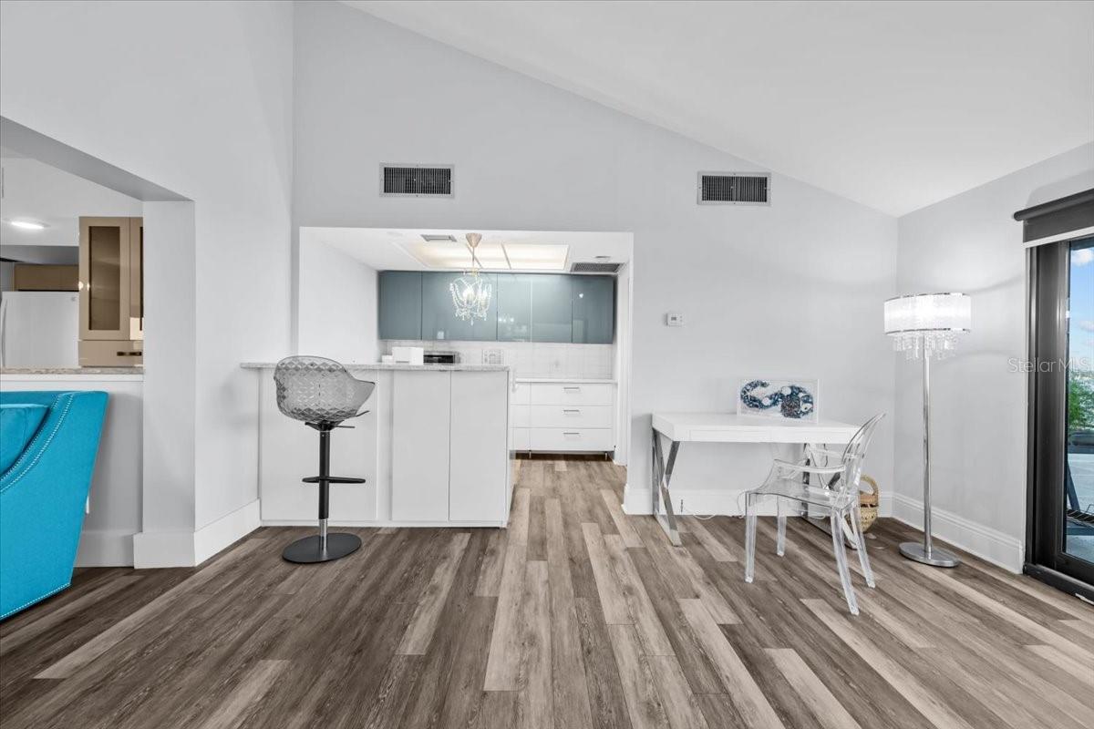 PINNACLE APTS A CONDO - Residential