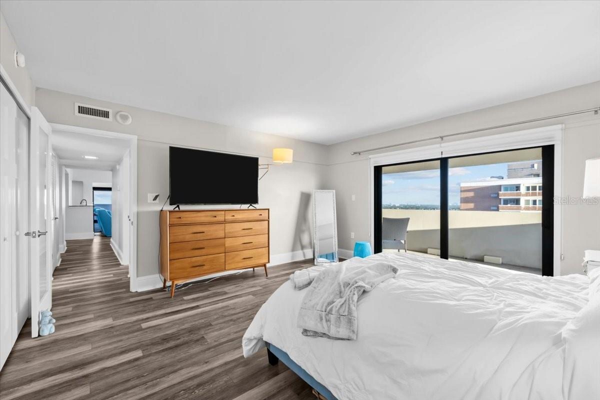 PINNACLE APTS A CONDO - Residential