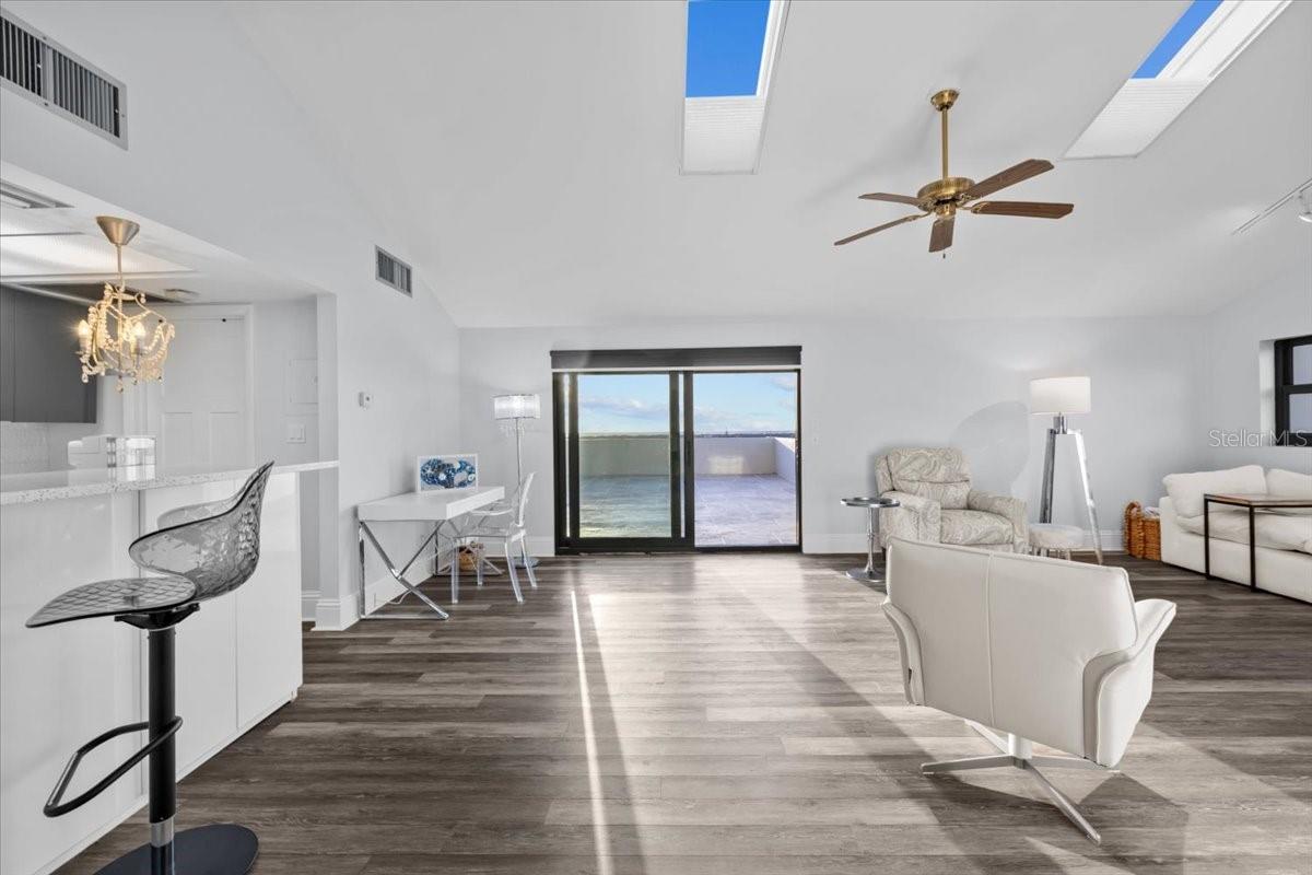 PINNACLE APTS A CONDO - Residential