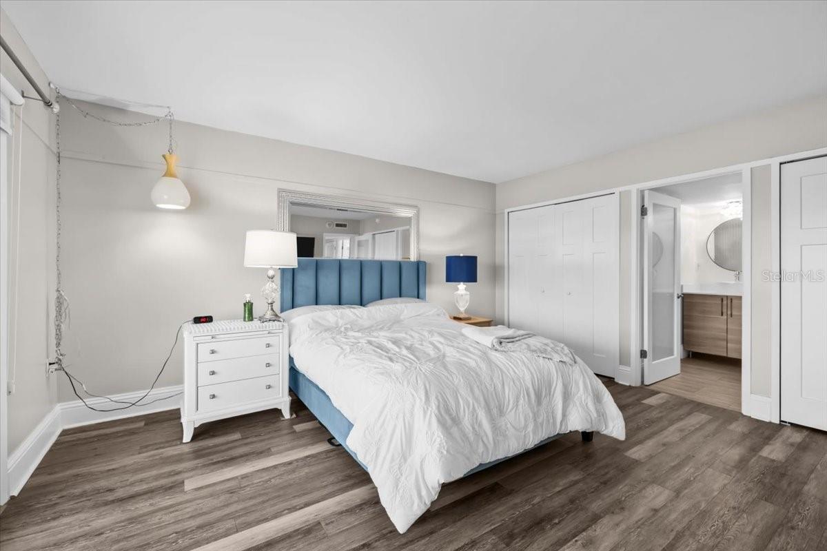 PINNACLE APTS A CONDO - Residential