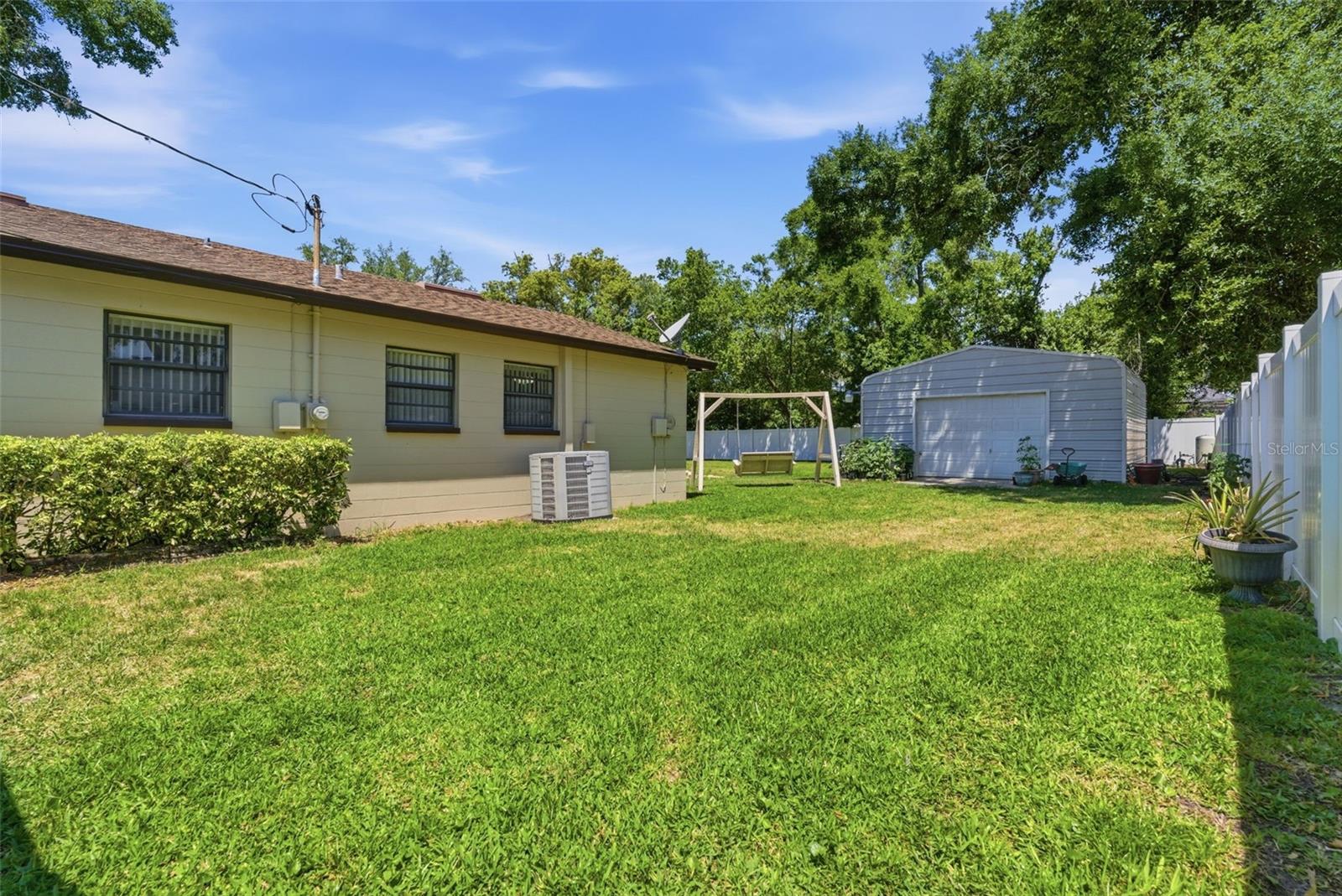 LAKESIDE TERRACE - Residential