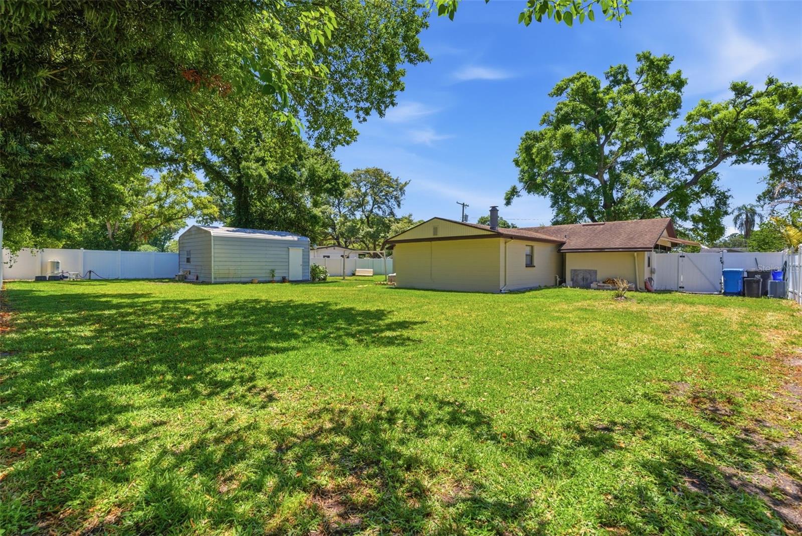 LAKESIDE TERRACE - Residential