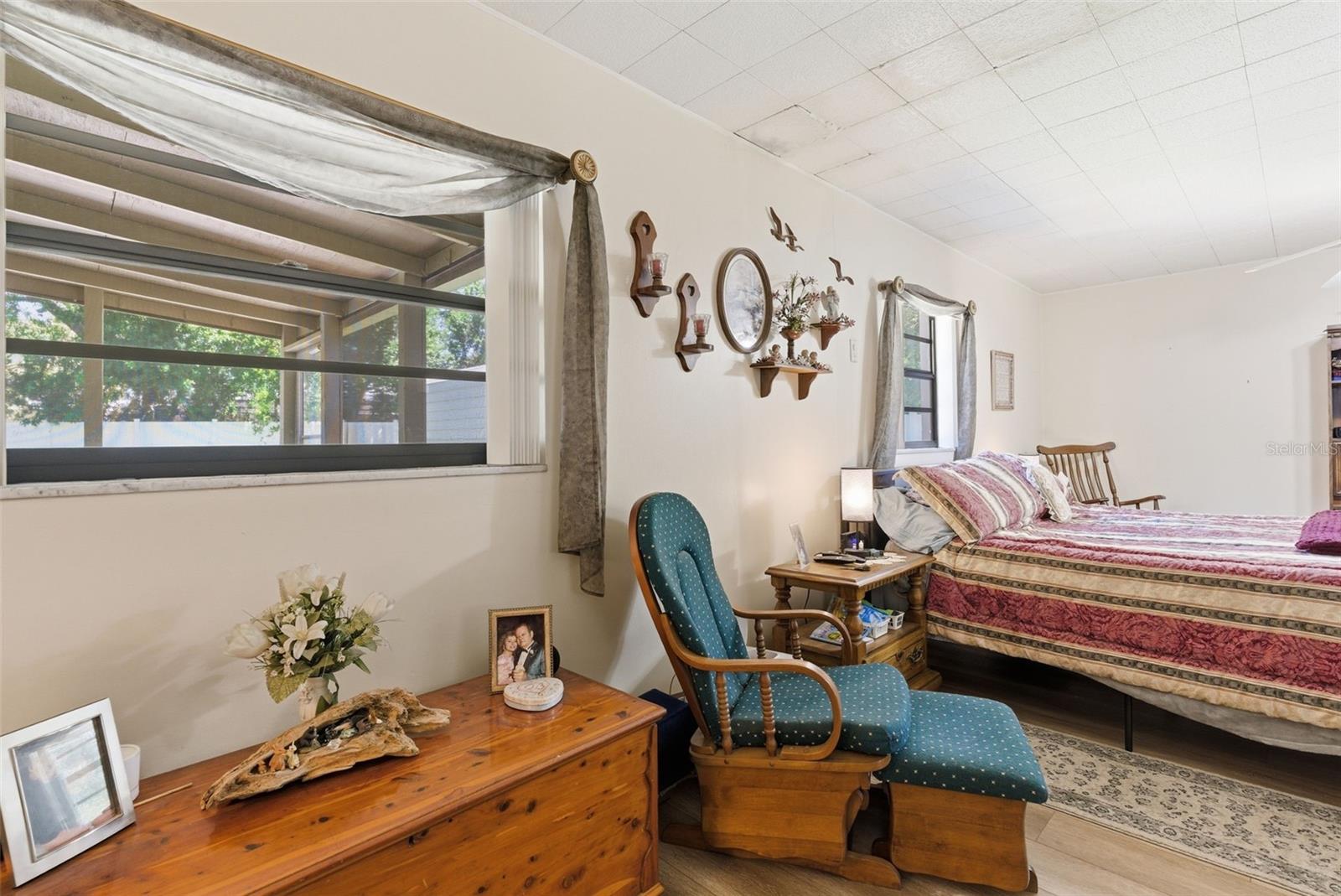 LAKESIDE TERRACE - Residential