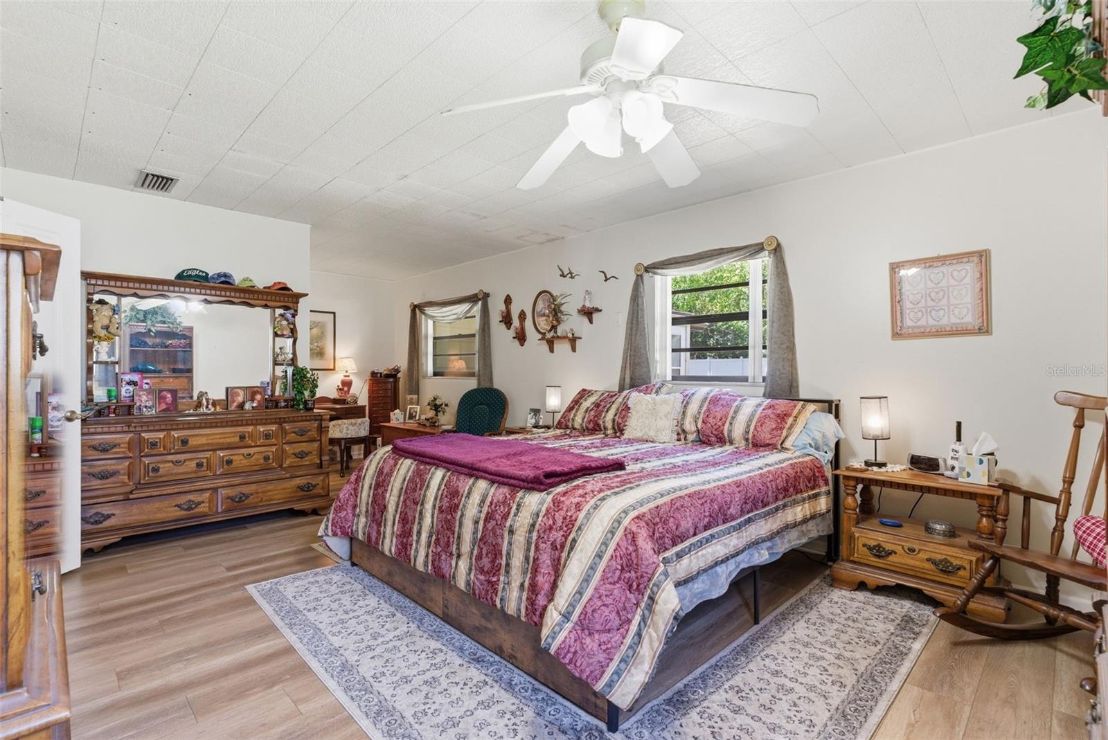 LAKESIDE TERRACE - Residential