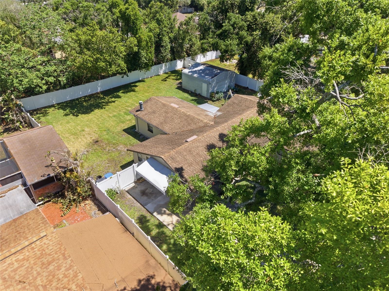 LAKESIDE TERRACE - Residential