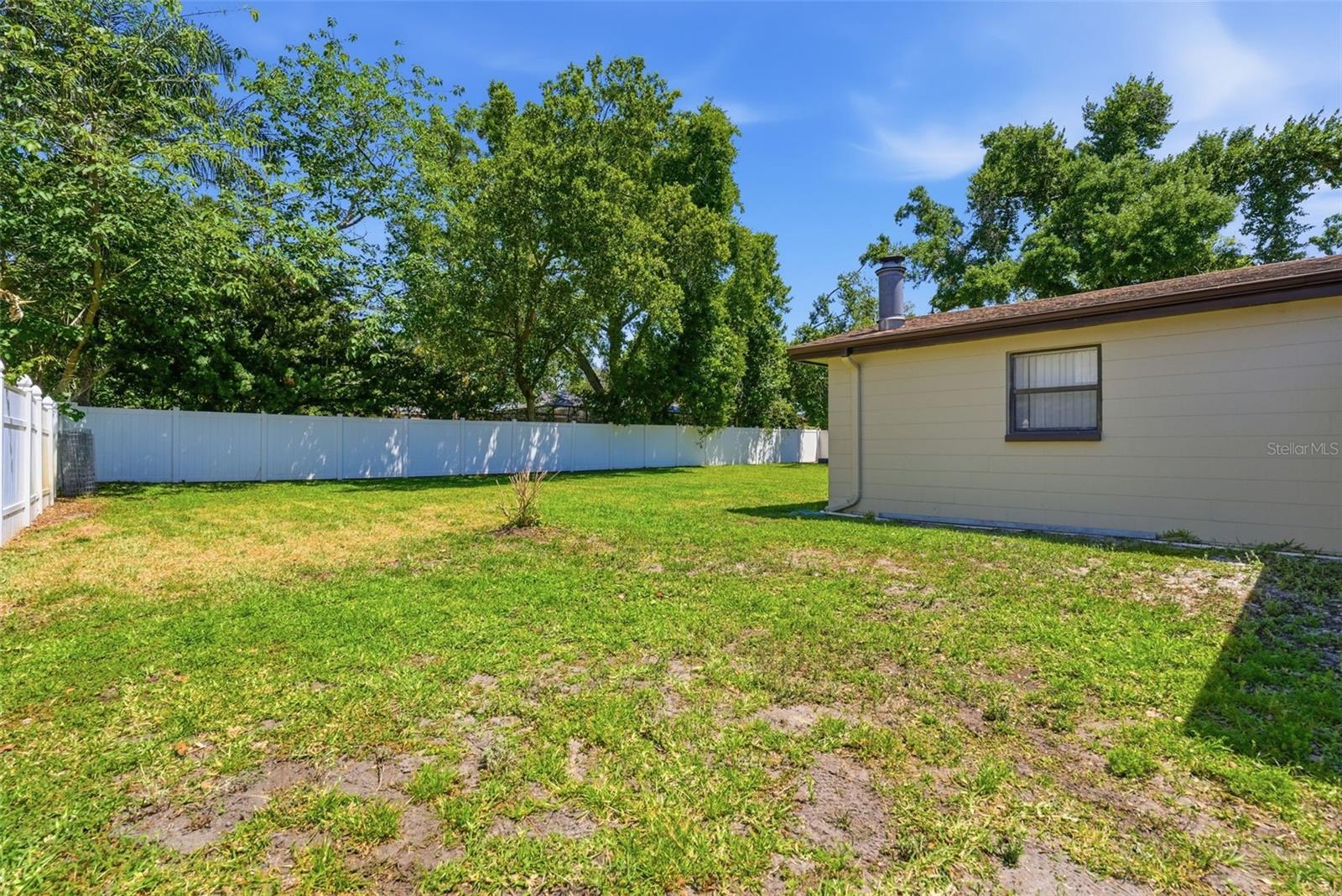 LAKESIDE TERRACE - Residential