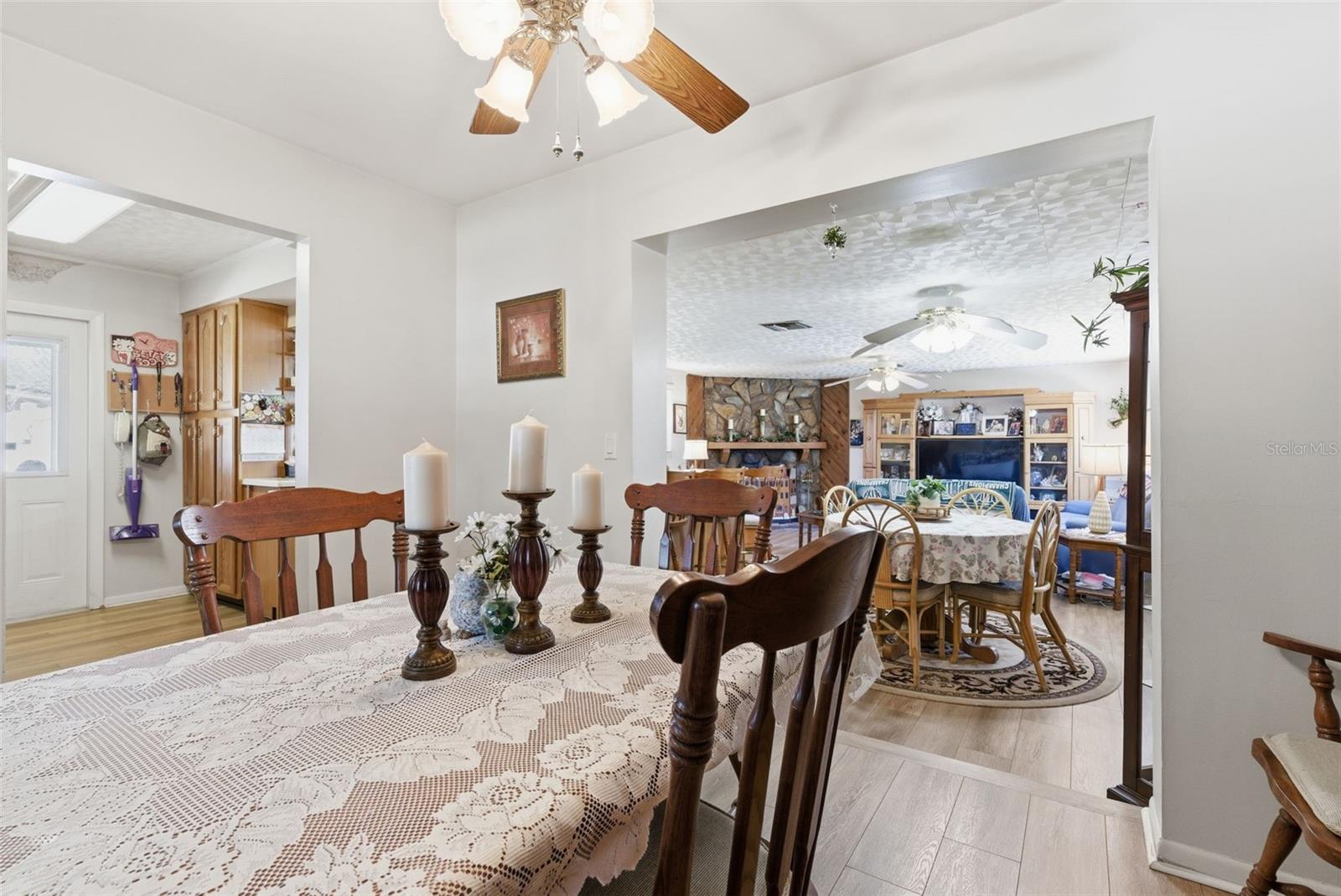 LAKESIDE TERRACE - Residential