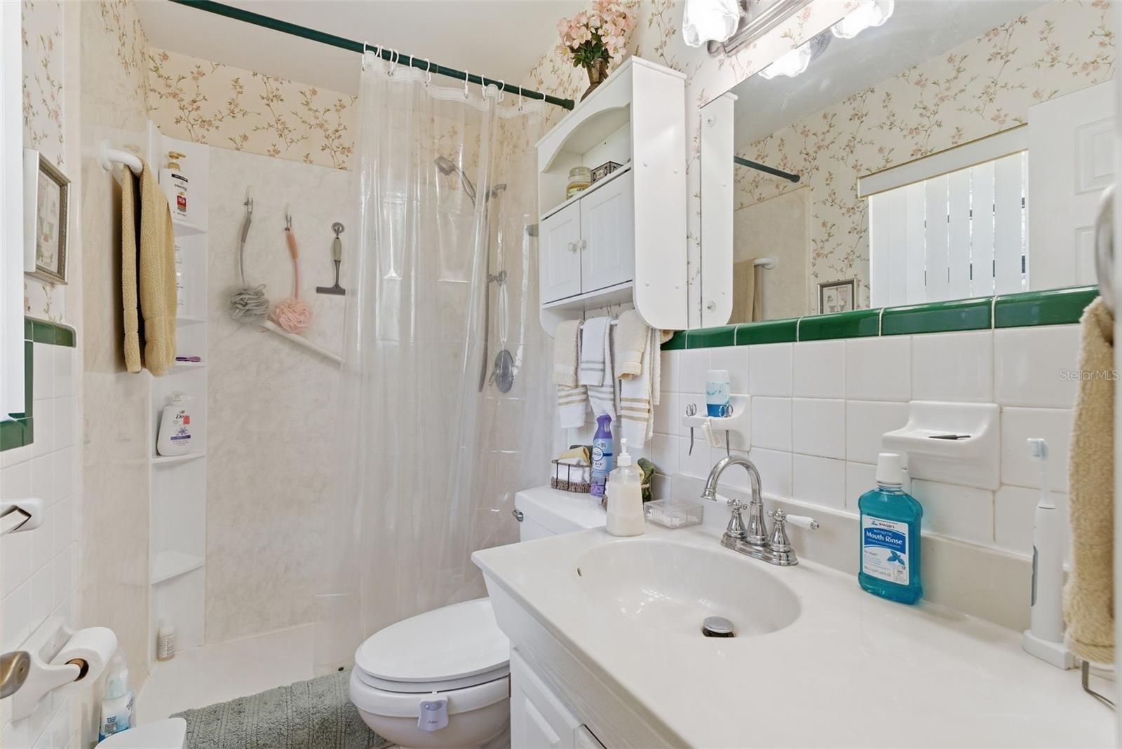 LAKESIDE TERRACE - Residential