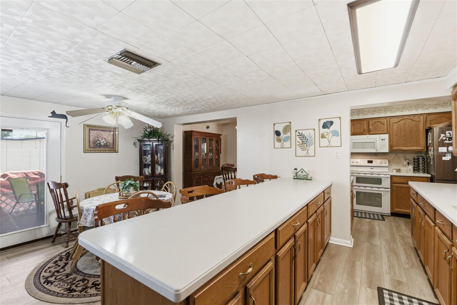 LAKESIDE TERRACE - Residential