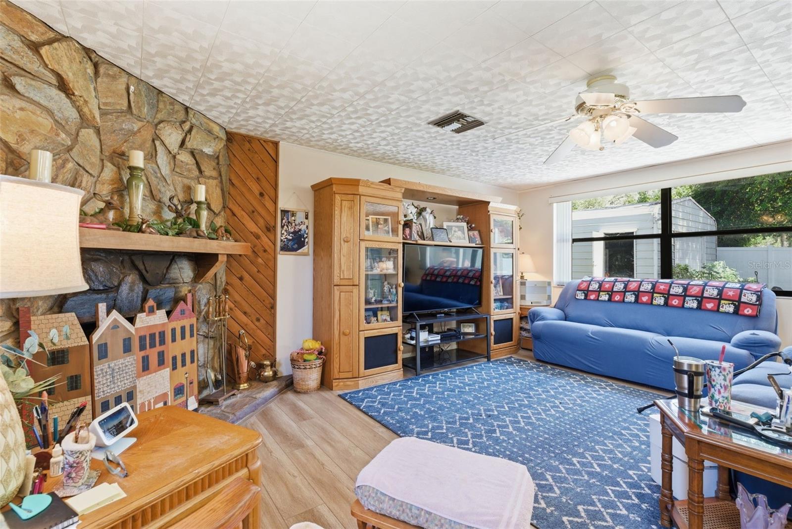 LAKESIDE TERRACE - Residential