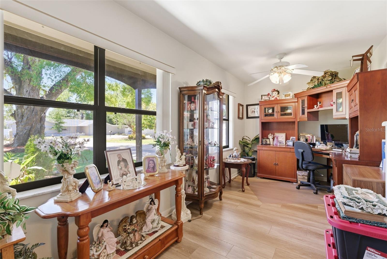 LAKESIDE TERRACE - Residential