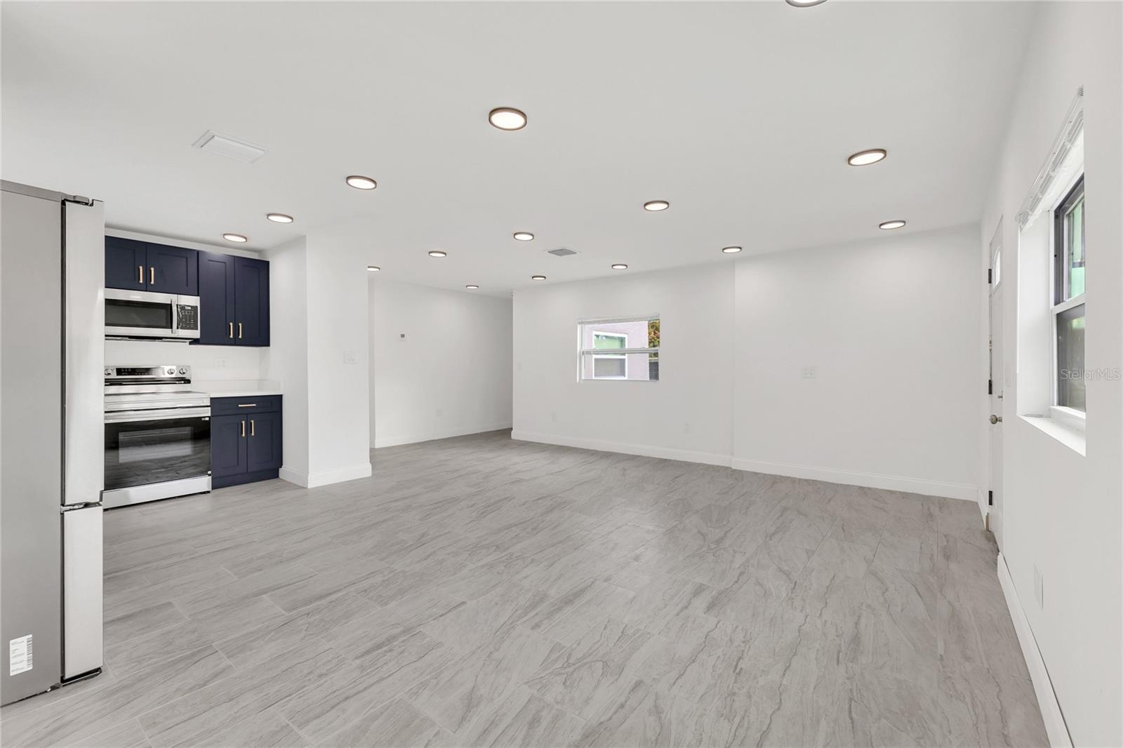 ST CLOUD 2ND TOWN OF - Commercial Sale