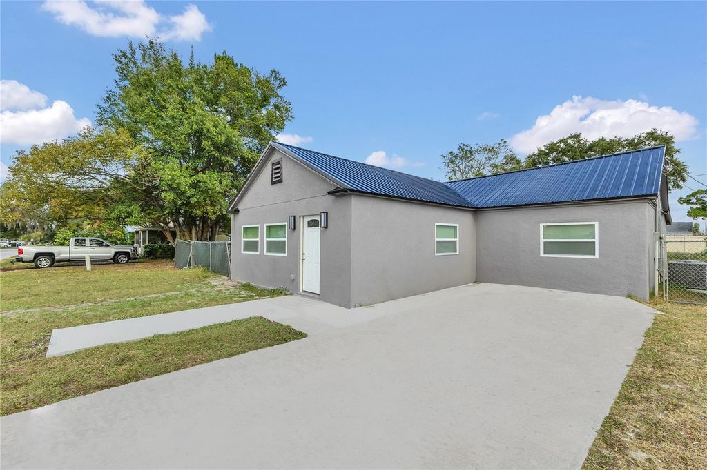 Photo of 1121 Illinois Avenue, Saint Cloud, FL 34769 (MLS # S5140574)