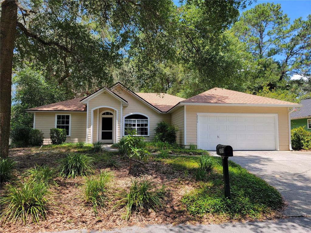Photo of 2070 SW 42nd Lane, Gainesville, FL 32608 (MLS # GC539899)