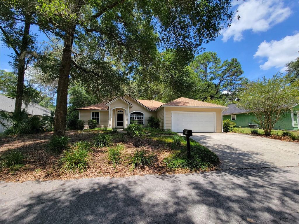 Photo of 2070 SW 42nd Lane, Gainesville, FL 32608 (MLS # GC539899)