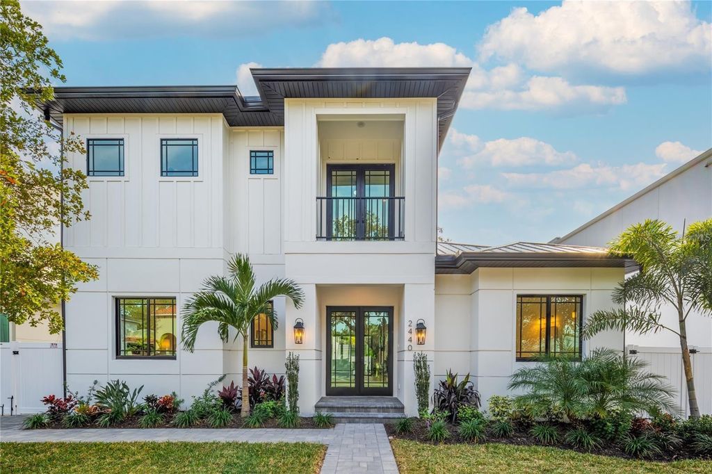 Photo of 2440 Floyd Street, Sarasota, FL 34239 (MLS # A4666800)