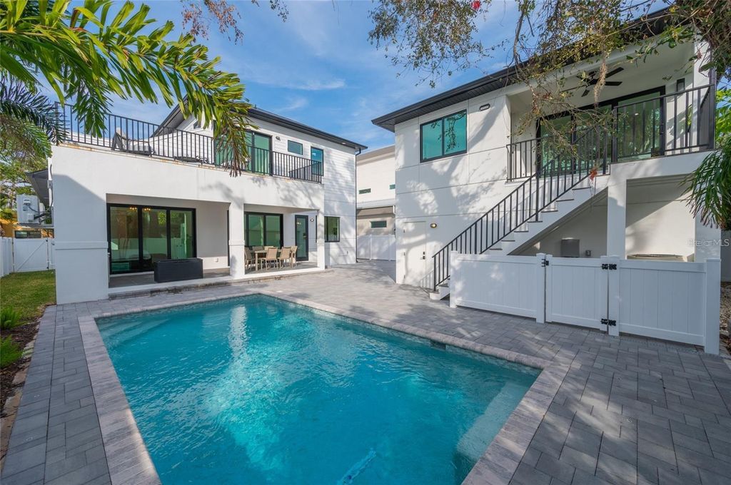 Photo of 2440 Floyd Street, Sarasota, FL 34239 (MLS # A4666800)
