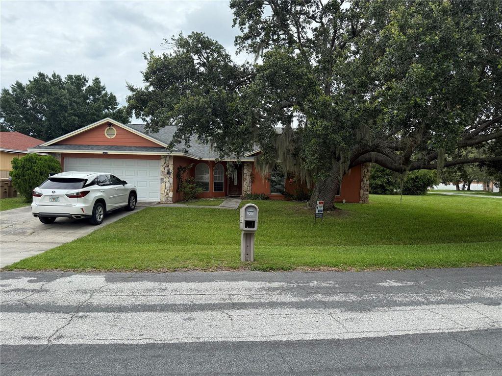 Photo of 925 Derbyshire Drive, Kissimmee, FL 34758 (MLS # S5128663)
