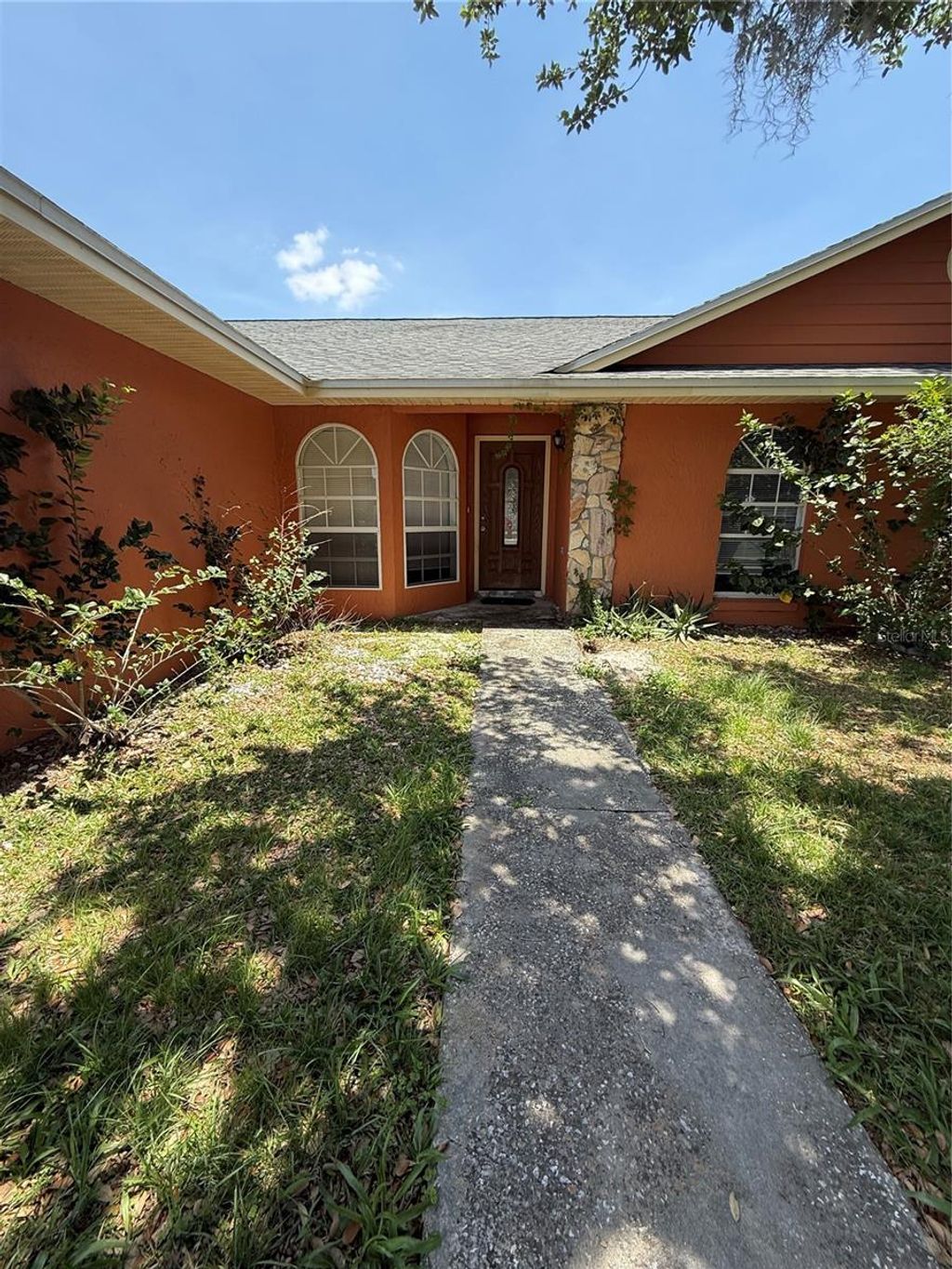 Photo of 925 Derbyshire Drive, Kissimmee, FL 34758 (MLS # S5128663)