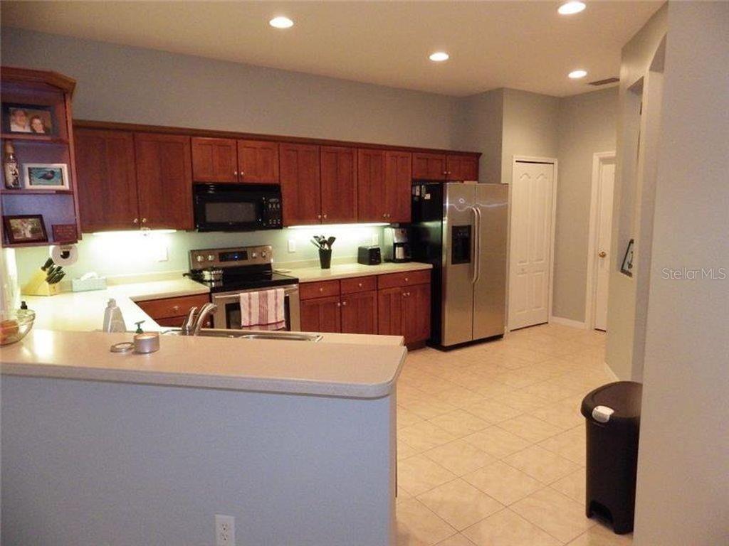 SEVEN OAKS PARCEL S-8A - Residential Lease