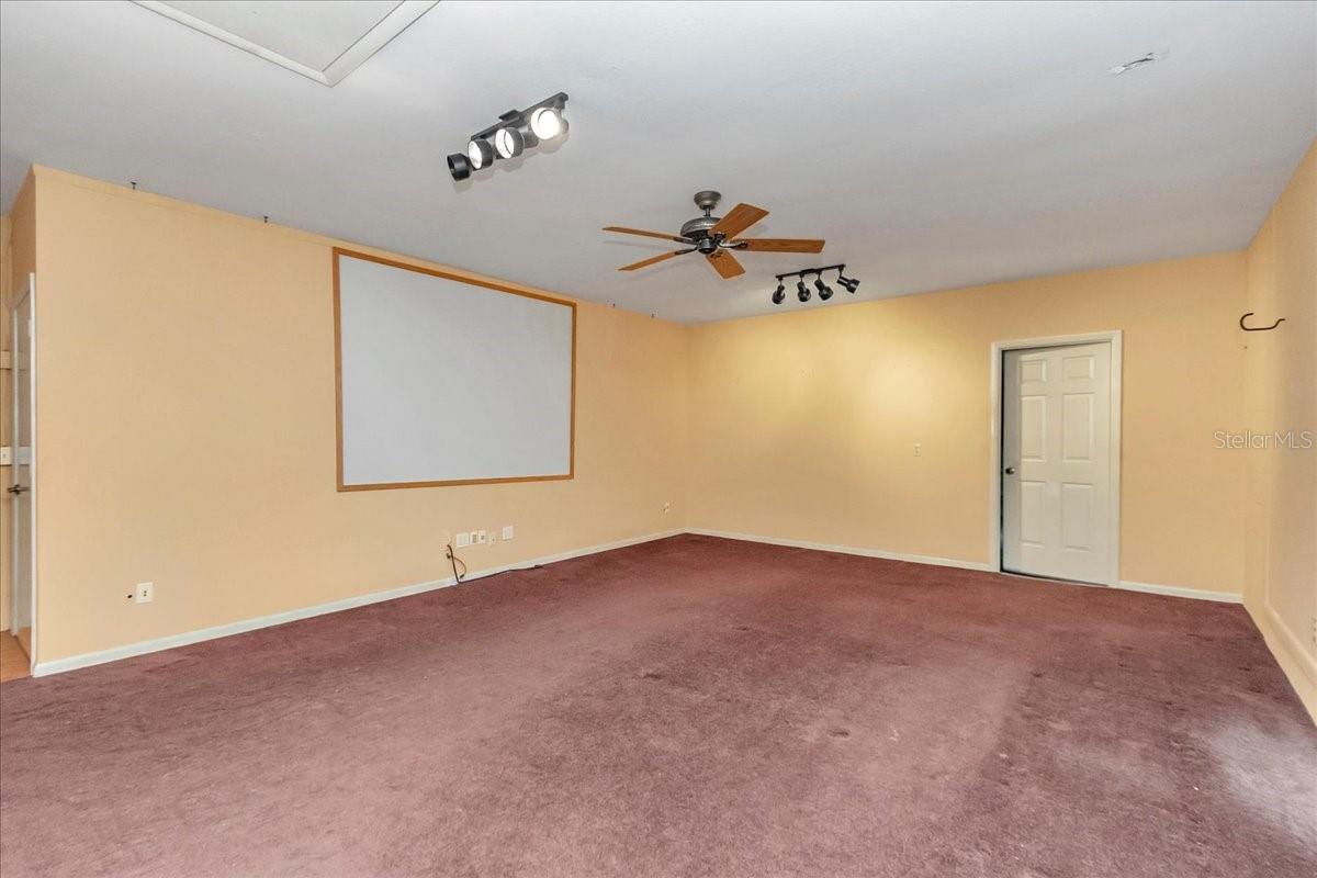 REGAL WOODS - Residential