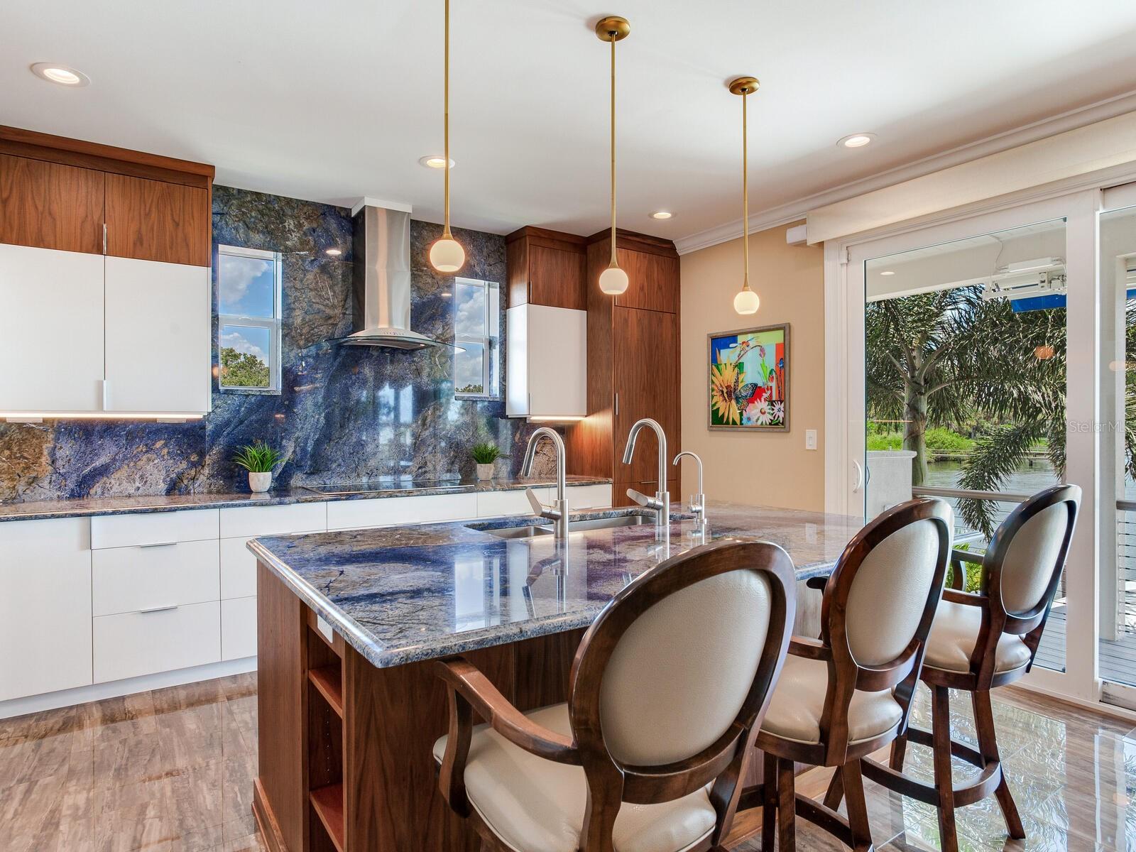 SUNSET BAY - Residential