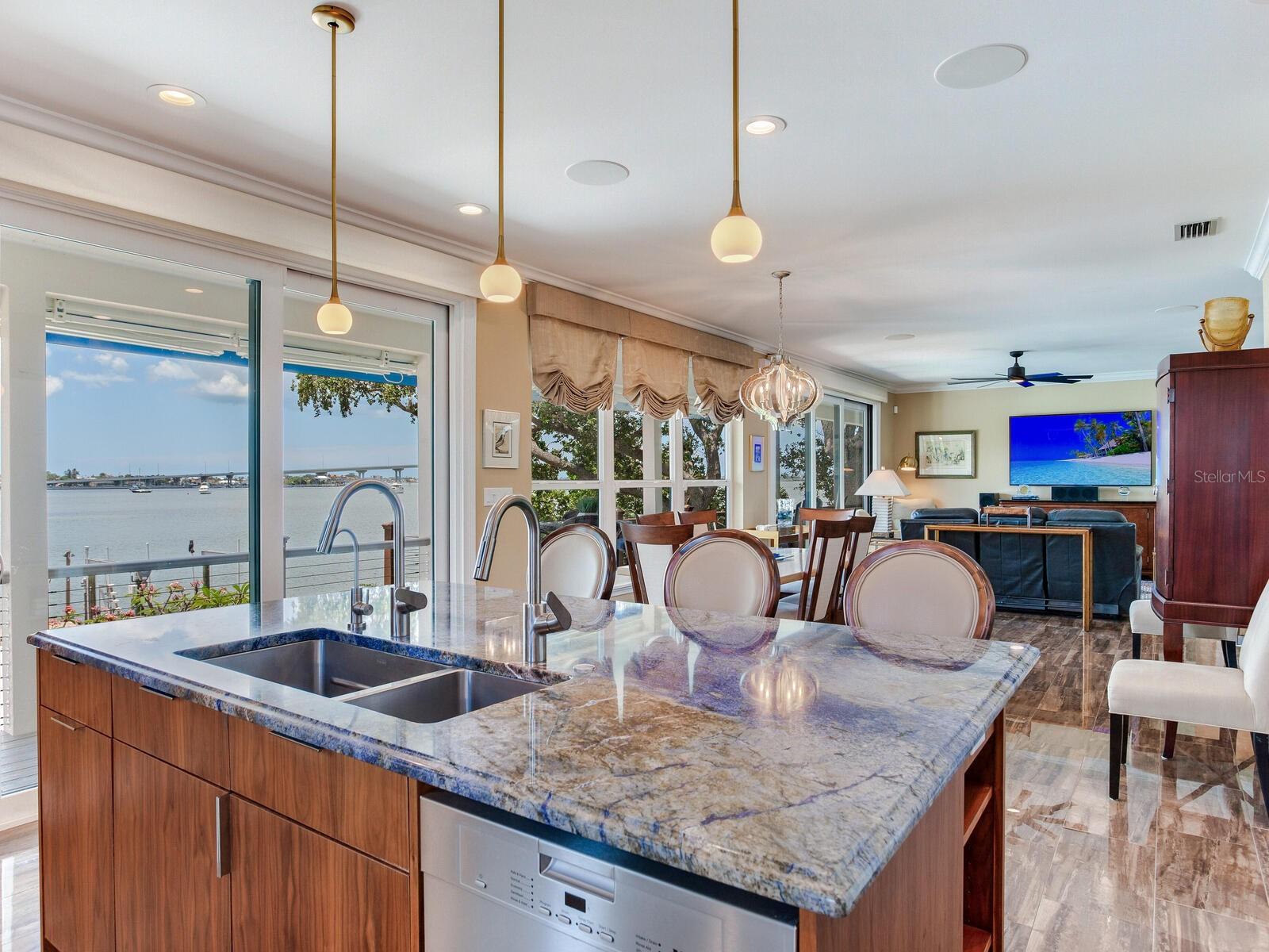 SUNSET BAY - Residential