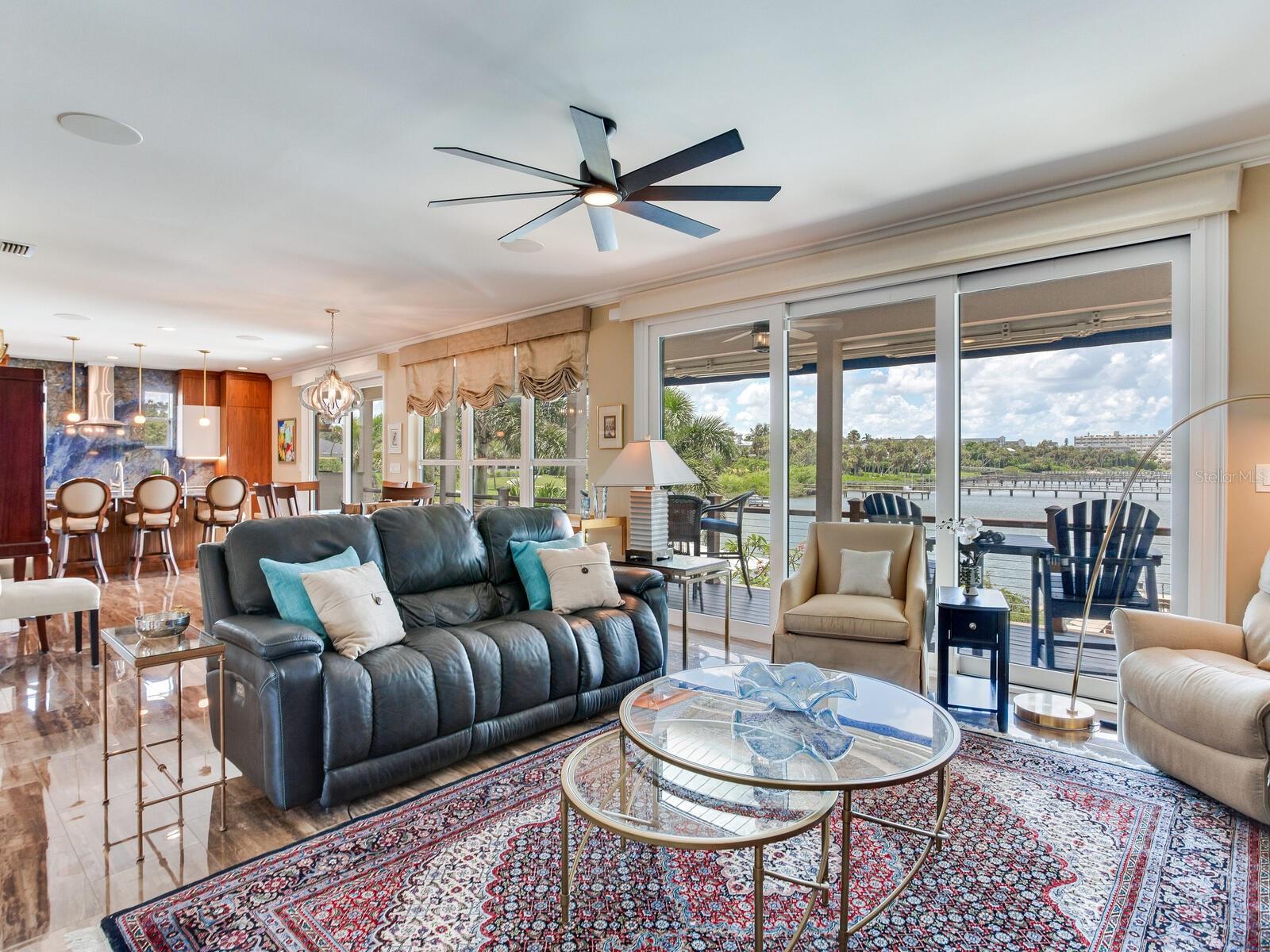 SUNSET BAY - Residential