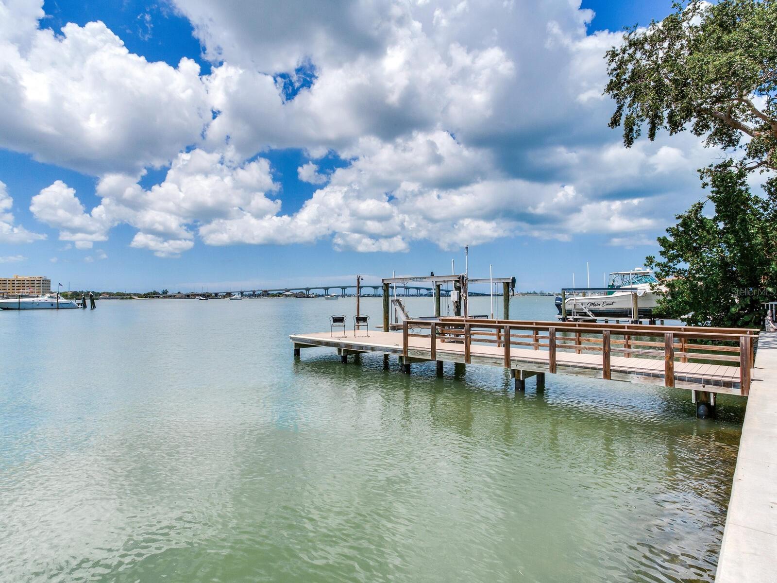 SUNSET BAY - Residential