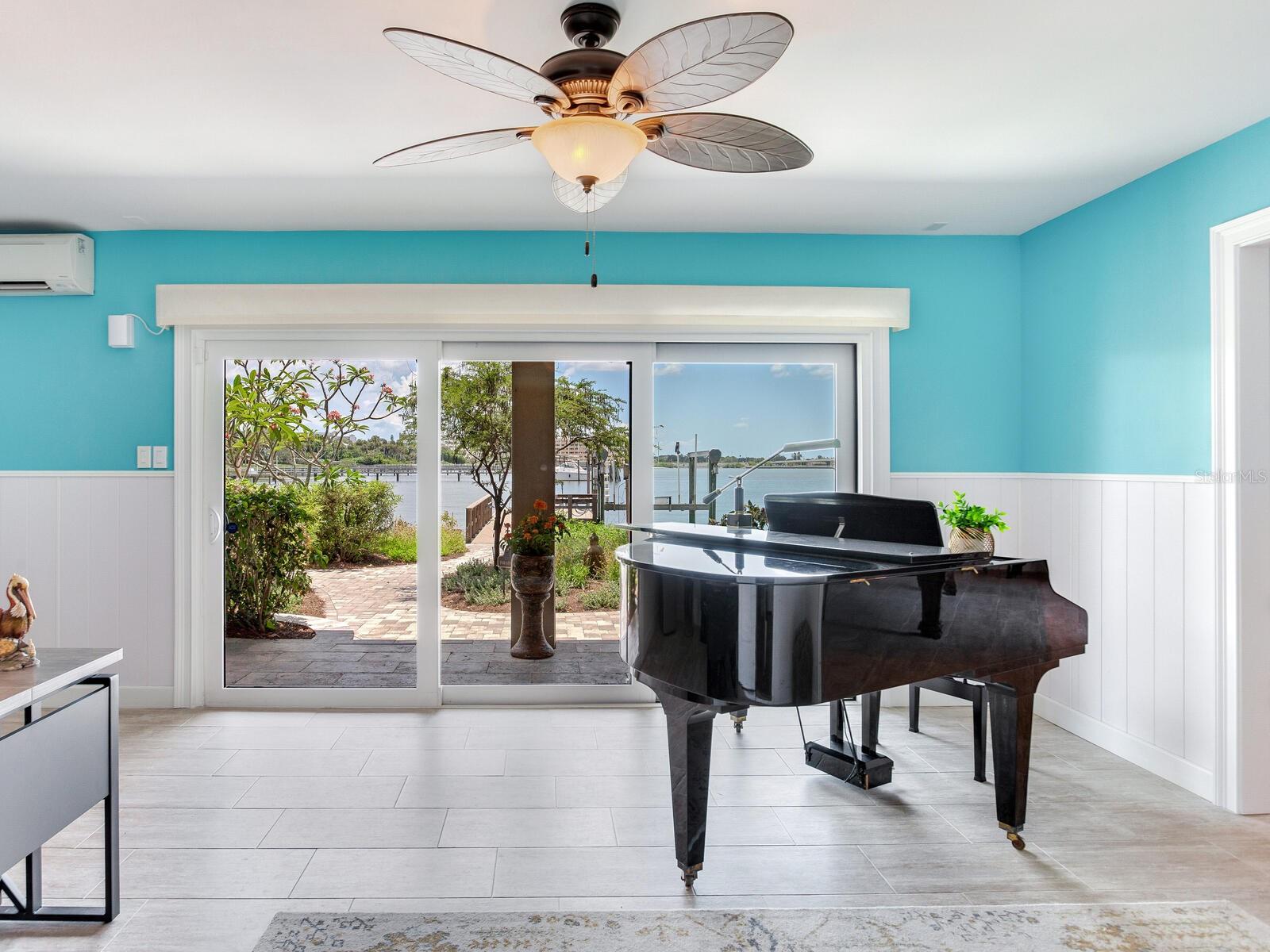 SUNSET BAY - Residential