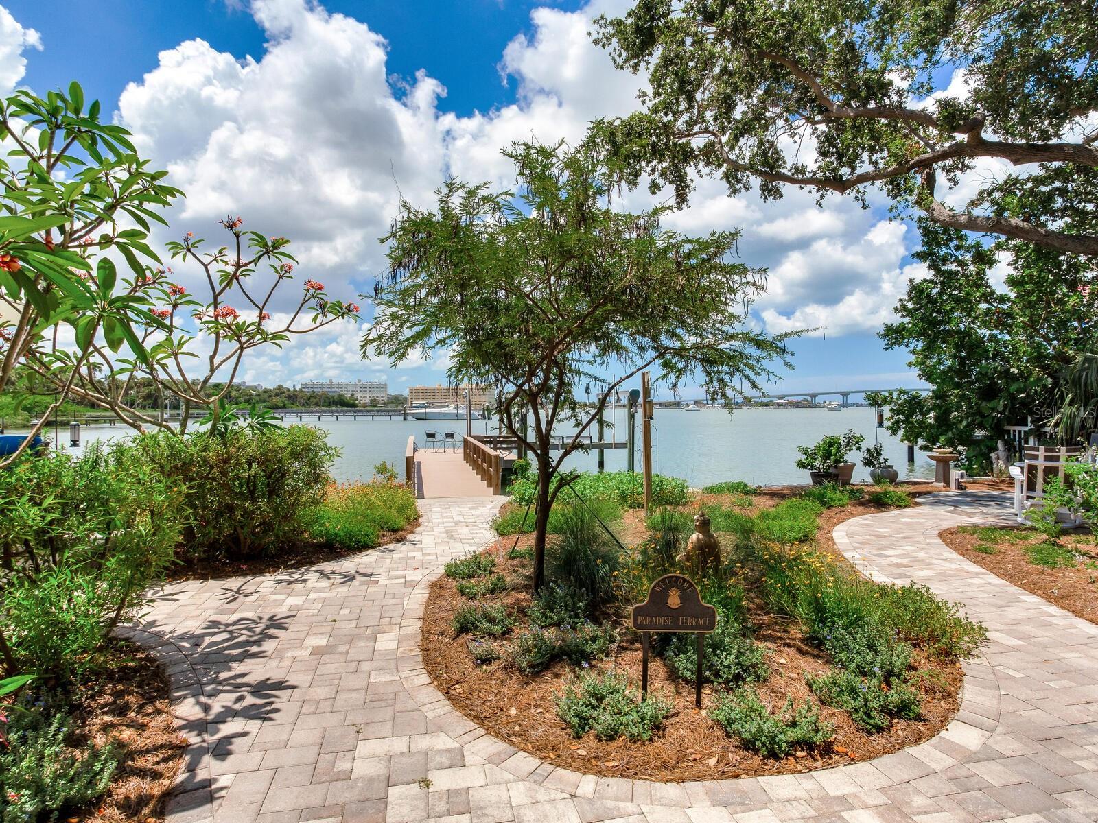 SUNSET BAY - Residential