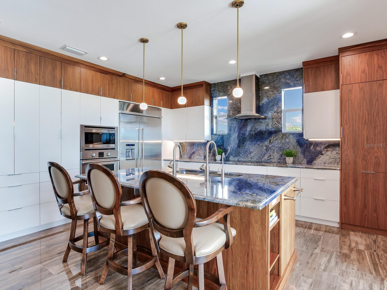 SUNSET BAY - Residential
