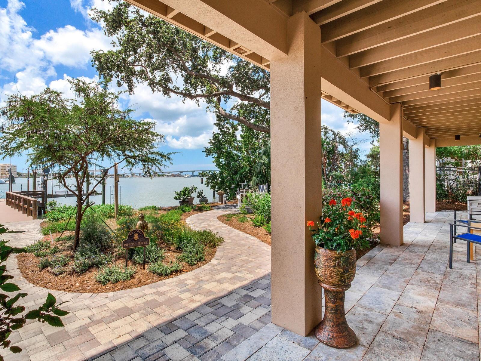 SUNSET BAY - Residential