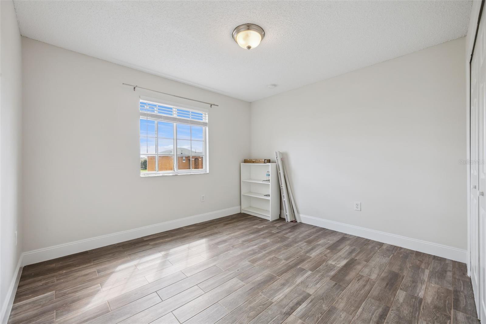 CALLA LILY COVE AT CRESCENT LAKE - Residential