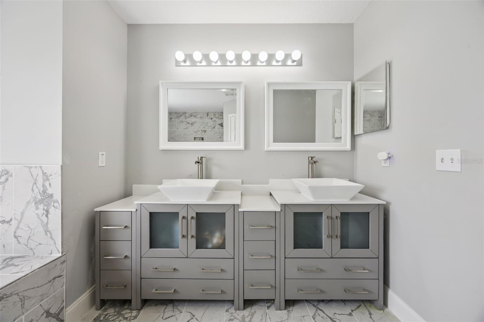 CALLA LILY COVE AT CRESCENT LAKE - Residential