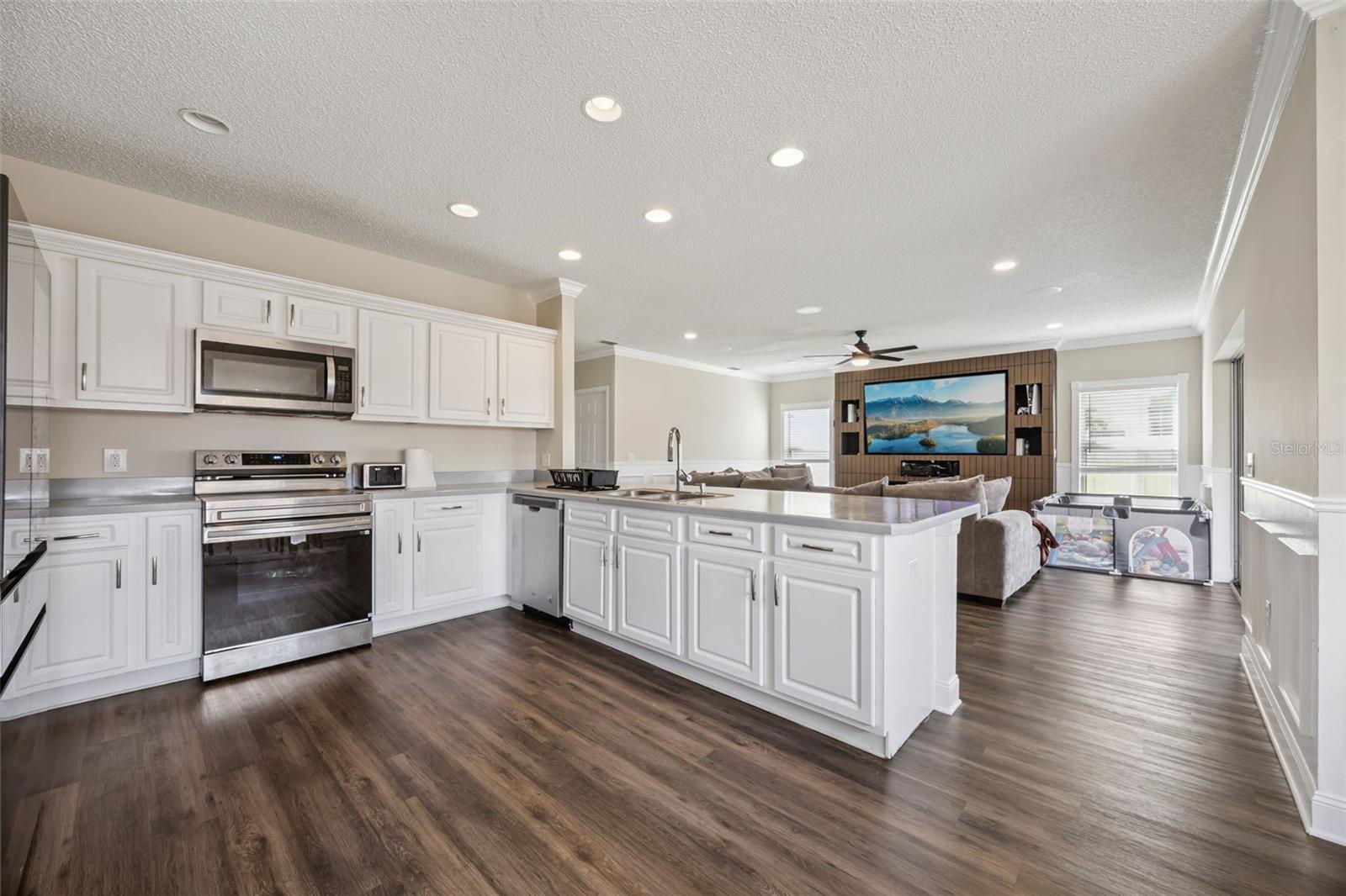 CALLA LILY COVE AT CRESCENT LAKE - Residential