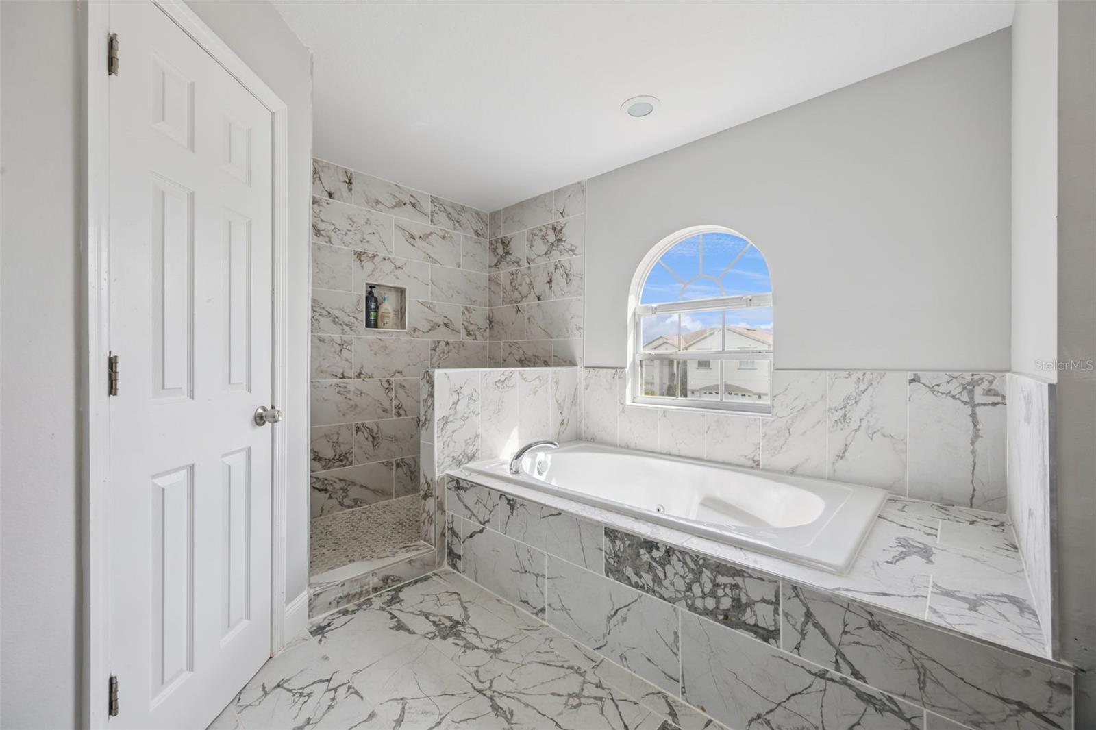 CALLA LILY COVE AT CRESCENT LAKE - Residential