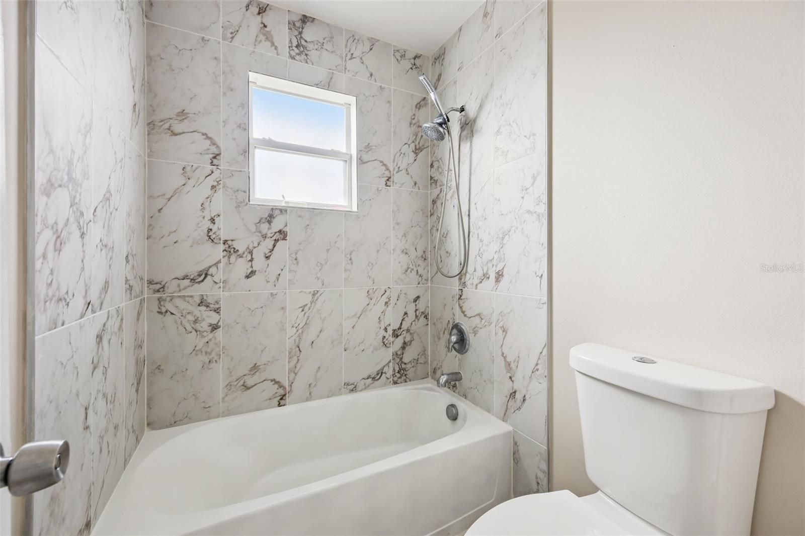 CALLA LILY COVE AT CRESCENT LAKE - Residential