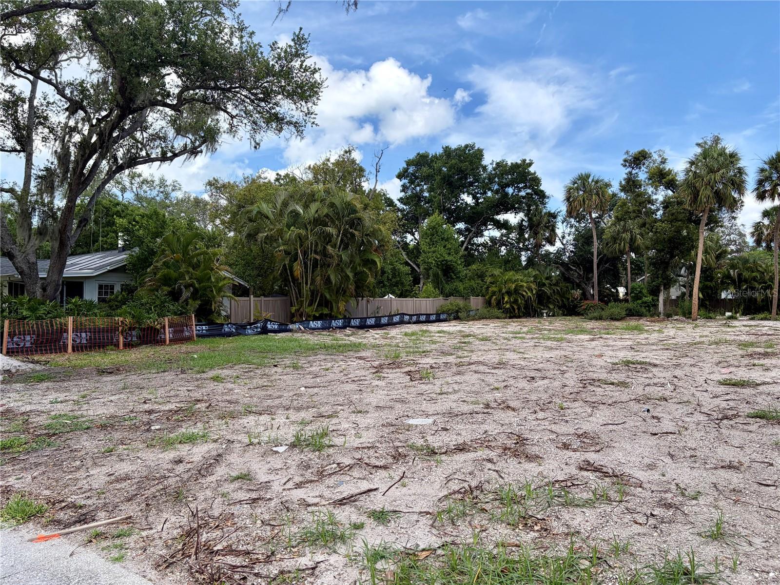 240 PRESIDENT LOT 17 STREET