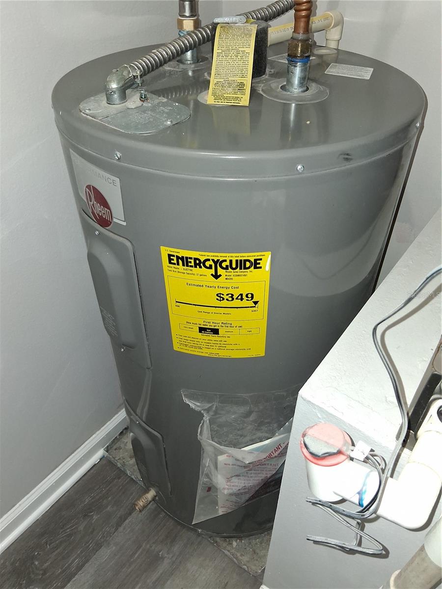 HILL CREST VILLAS - Residential