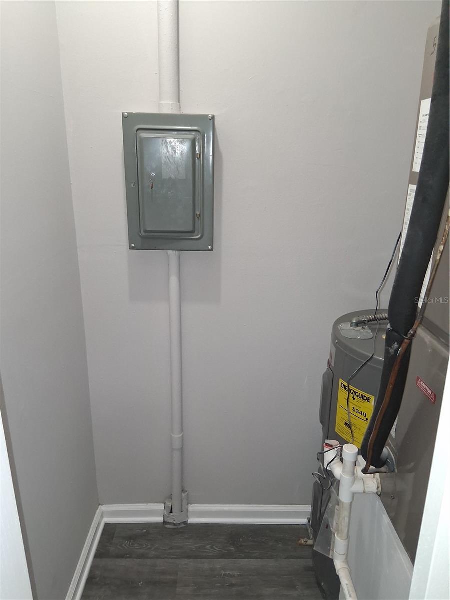 HILL CREST VILLAS - Residential