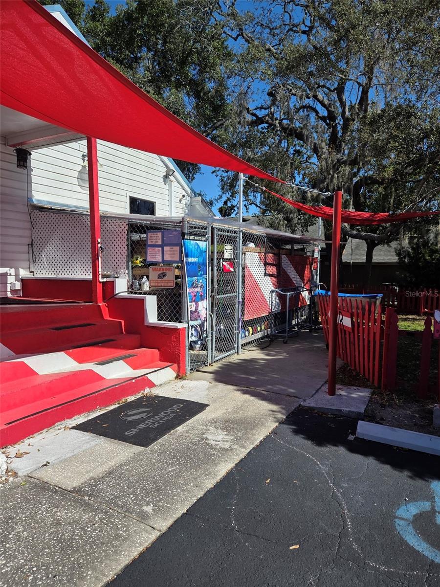 528 E TARPON AVENUE