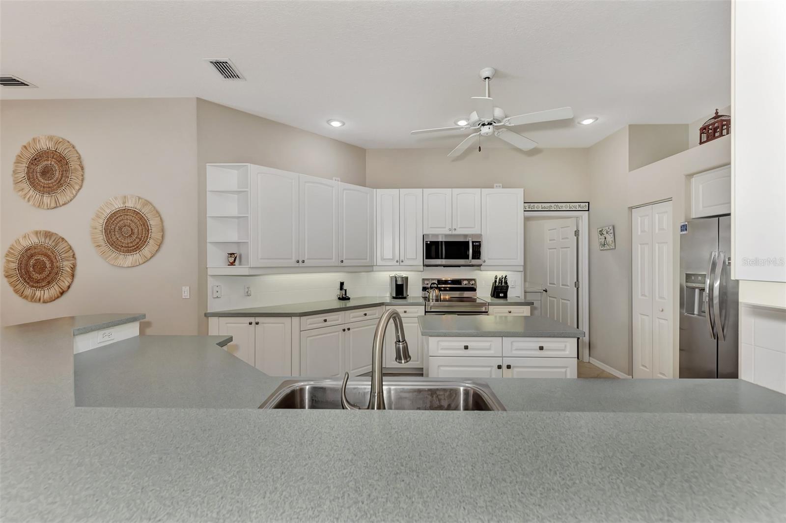 VENICE GOLF & COUNTRY CLUB - Residential Lease